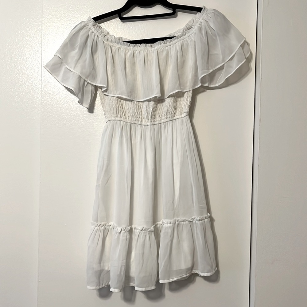 Hollis tee size XS white flounce mini dress